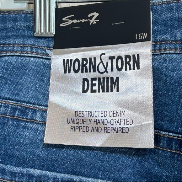 NWT Seven7 Worn & Torn Destructed Denim Jeans Women’s 16W Dark Wash Distressed - Picture 7 of 7